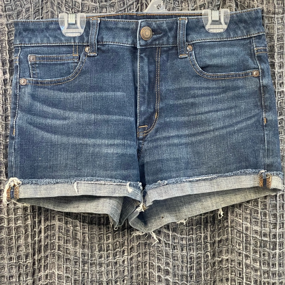 American Eagle Women’s Hi-Rise Shortie Size 6
